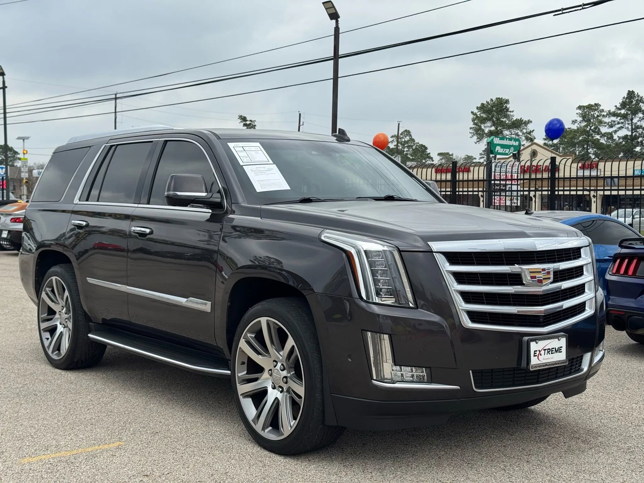 Used 2017 Cadillac Escalade Luxury image 5