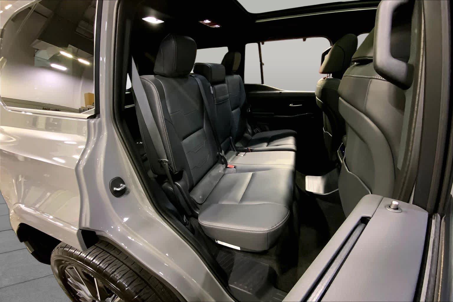 Used 2024 Lexus GX 550 w/ Cold Area Package AWD/4WD image 20