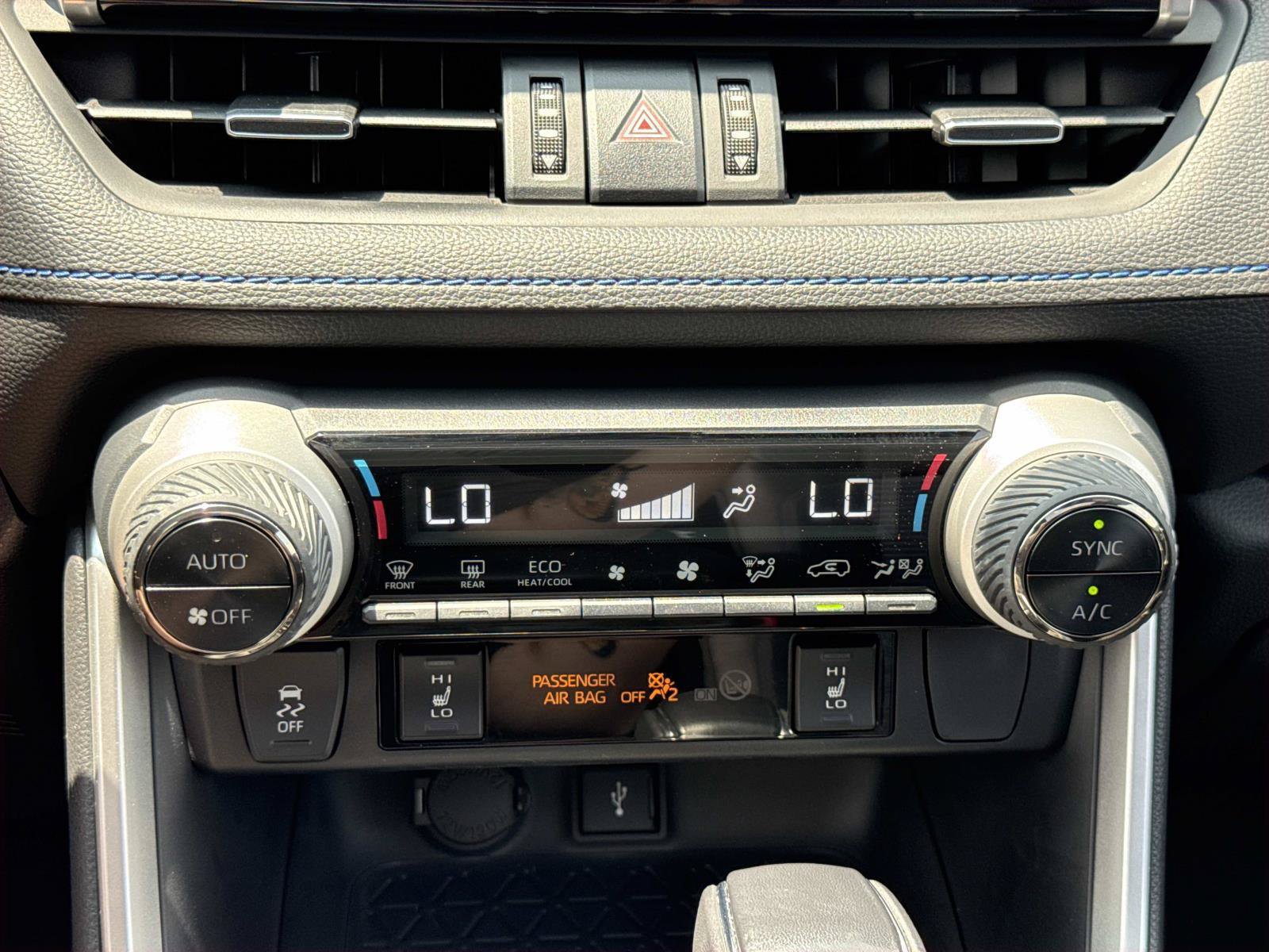 Used 2022 Toyota RAV4 XSE AWD/4WD image 12