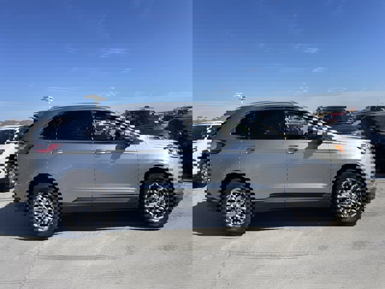 Used 2021 Ford Edge SEL w/ Convenience Package image 3