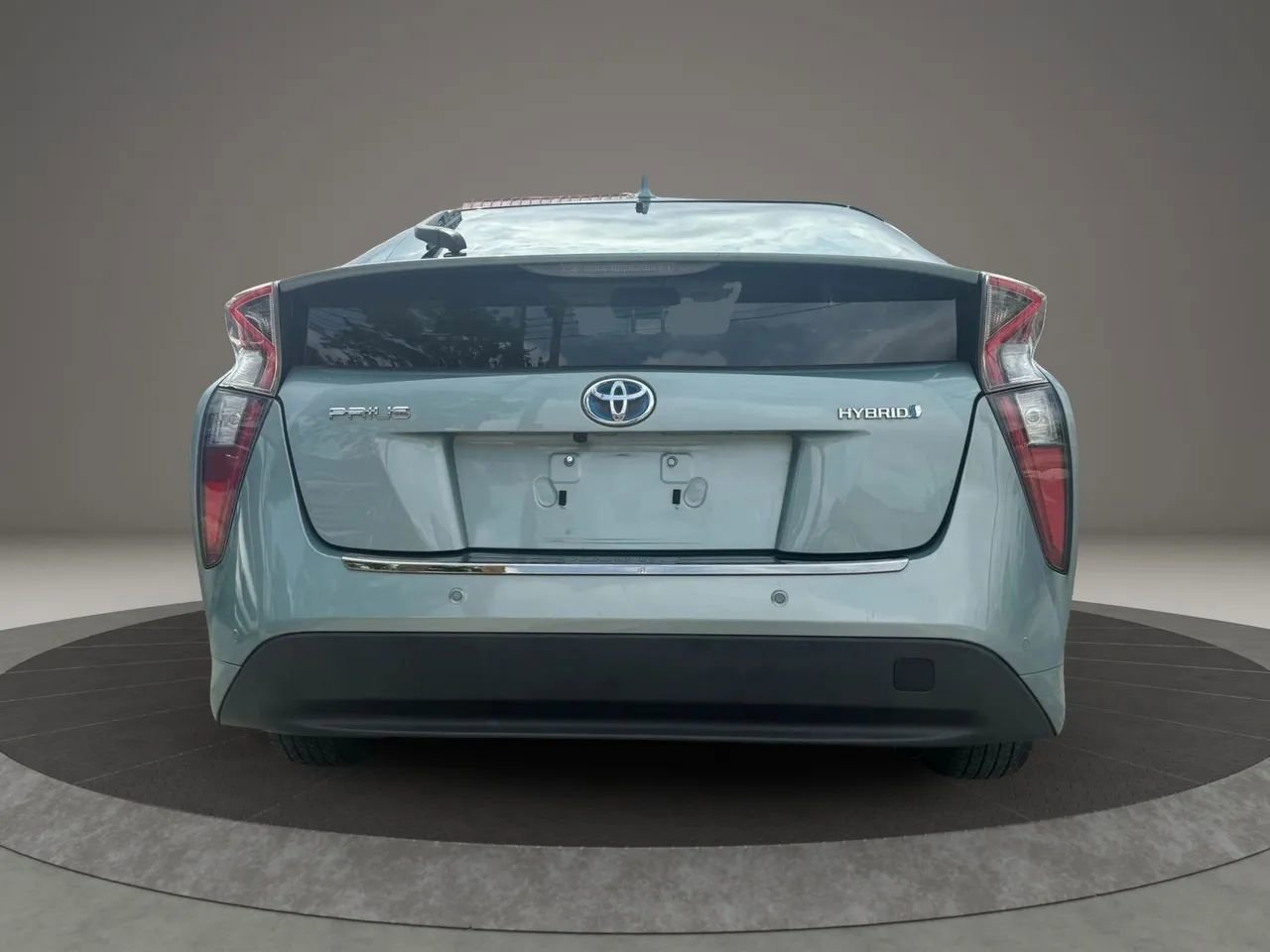 Used 2018 Toyota Prius Two image 5