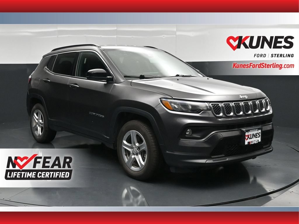 Used 2024 Jeep Compass Latitude AWD/4WD image 1