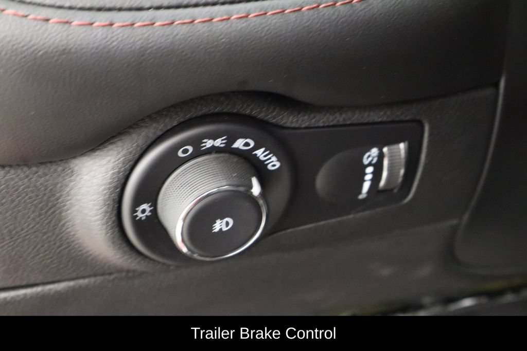 Used 2021 Dodge Durango R/T w/ Technology Group RWD image 24