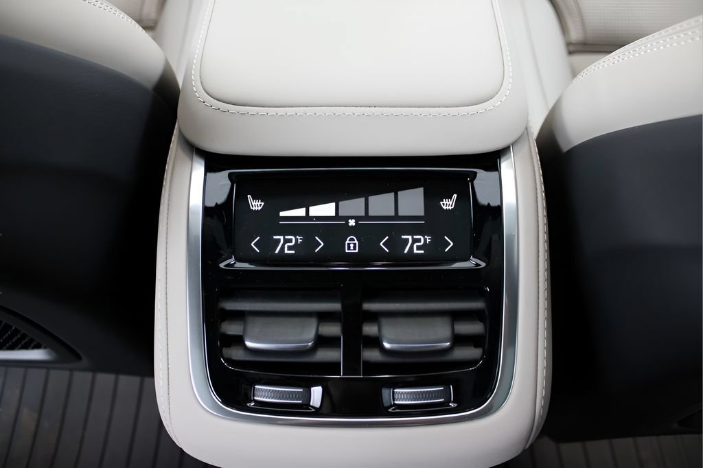 New 2026 Volvo XC90 B6 Ultra w/ Protection Package AWD/4WD image 42