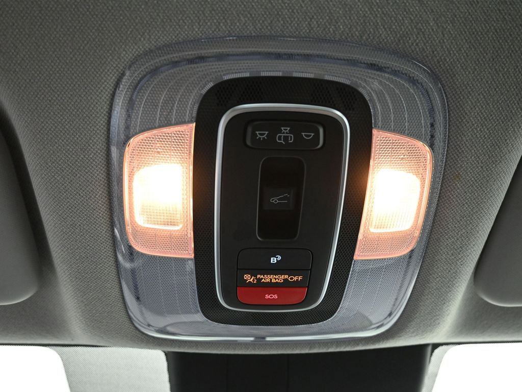 Used 2025 Hyundai Elantra SEL image 18