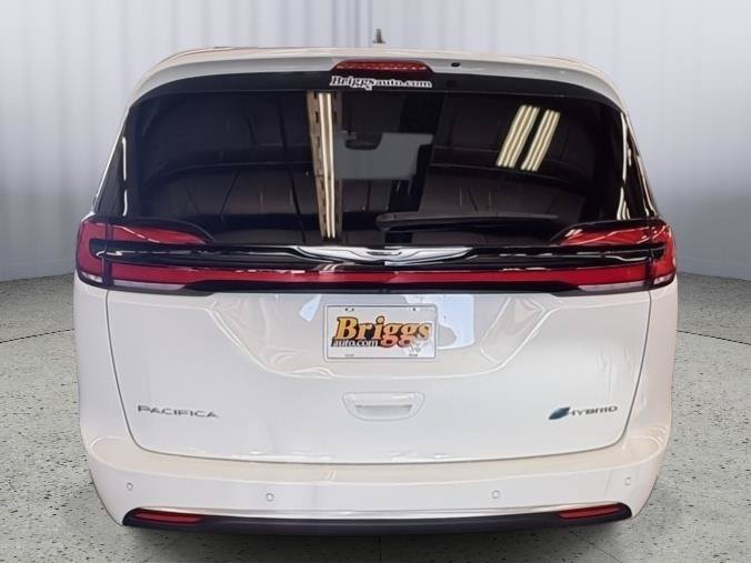 Used 2024 Chrysler Pacifica Pinnacle FWD image 5