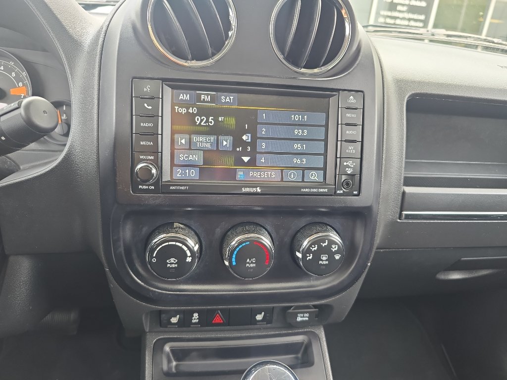 Used 2015 Jeep Patriot High Altitude AWD/4WD image 25