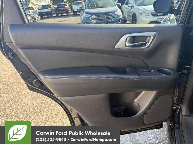 Used 2017 Nissan Pathfinder SL AWD/4WD image 28