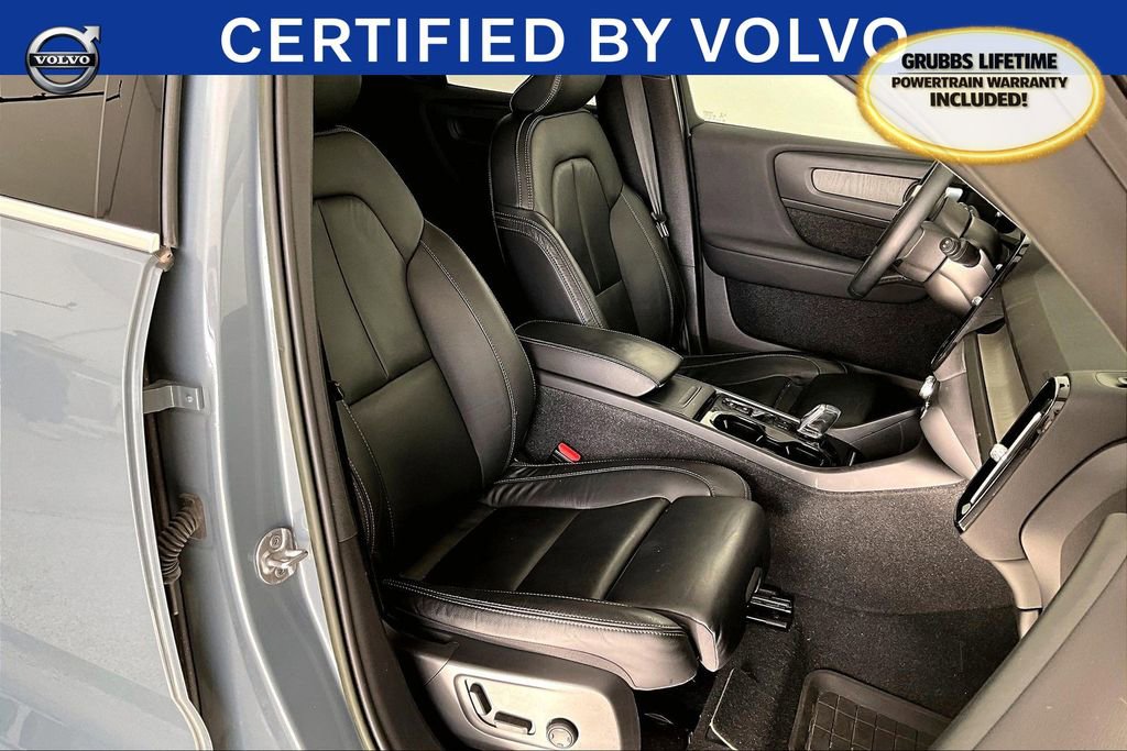 Used 2023 Volvo XC40 B4 Plus w/ Driver Assist Package image 11