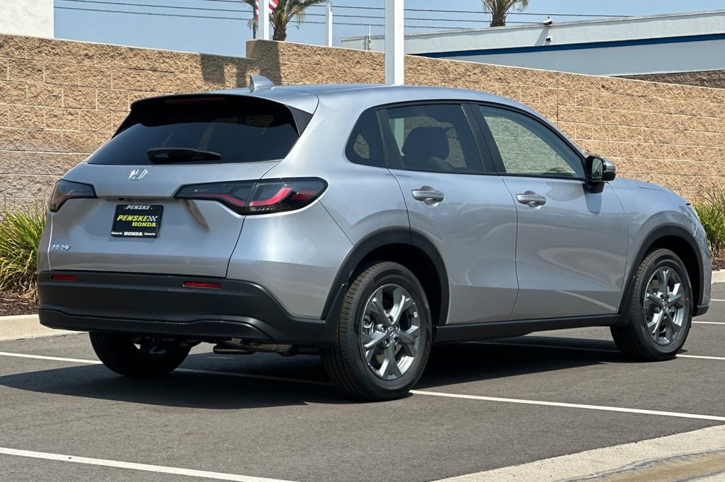 New 2026 Honda HR-V LX image 4