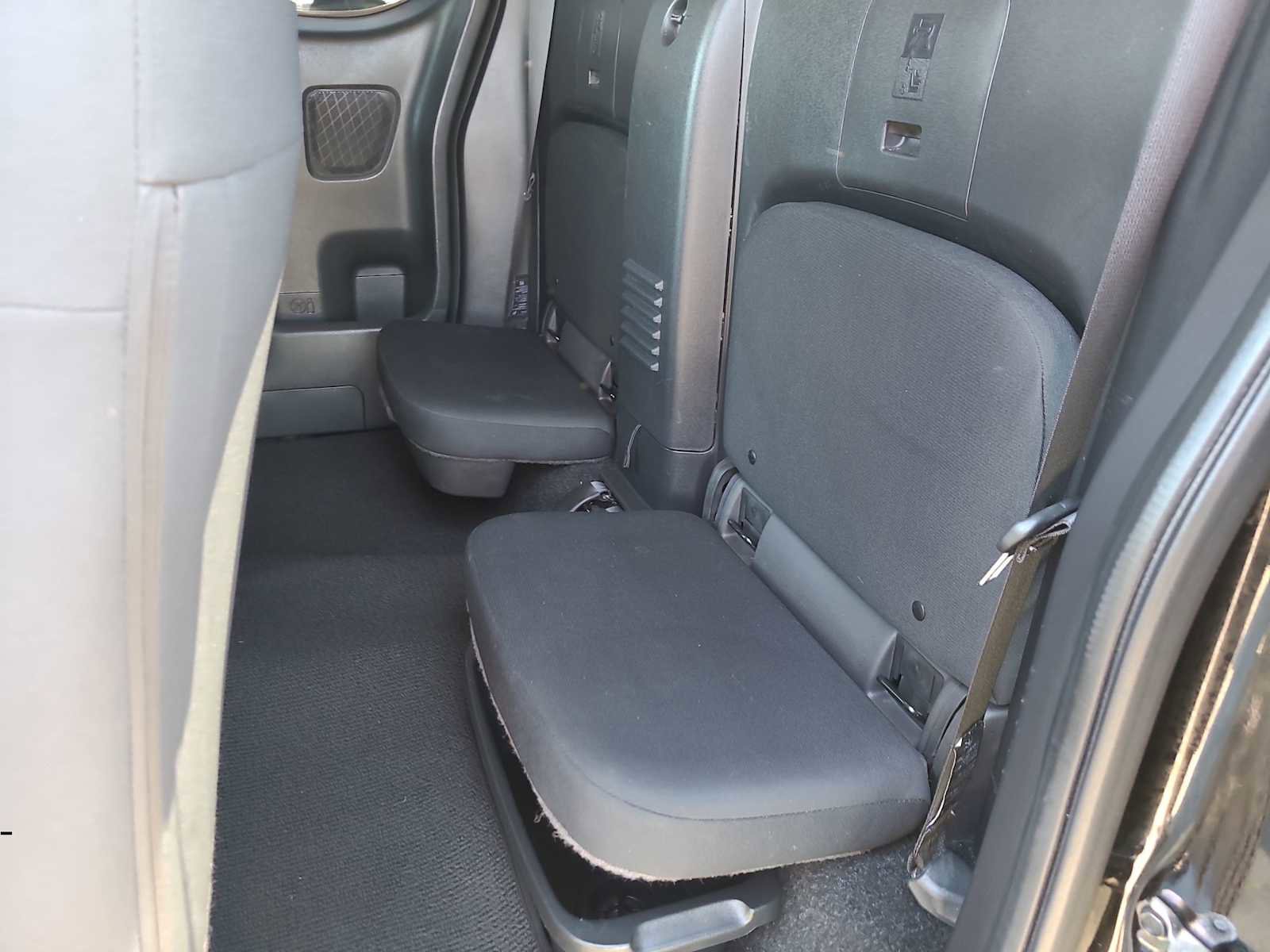 Used 2022 Nissan Frontier S w/ Technology Package image 21