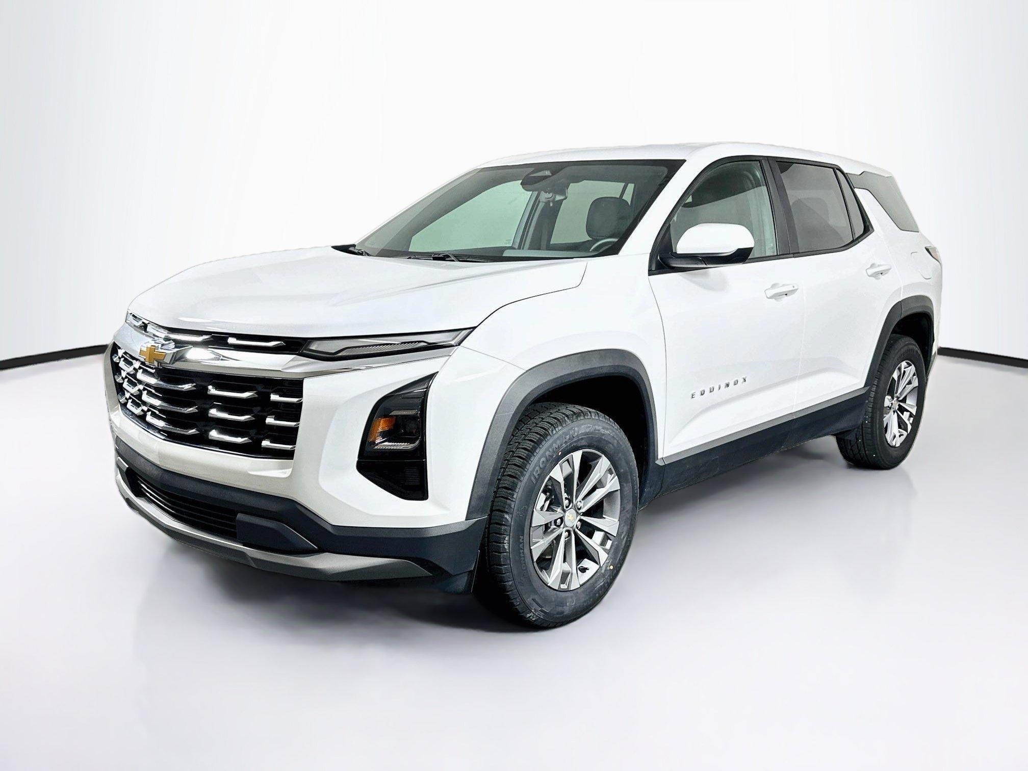 Used 2025 Chevrolet Equinox LT FWD image 3
