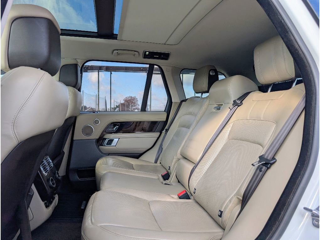 Used 2019 Land Rover Range Rover HSE image 17