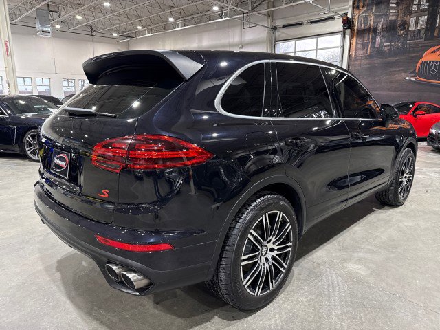 Used 2015 Porsche Cayenne S image 3