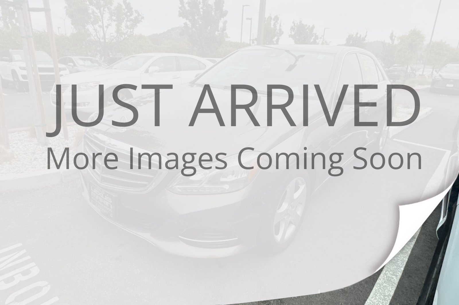 Used 2015 Mercedes-Benz E 250 BlueTEC 4MATIC Sedan image 3