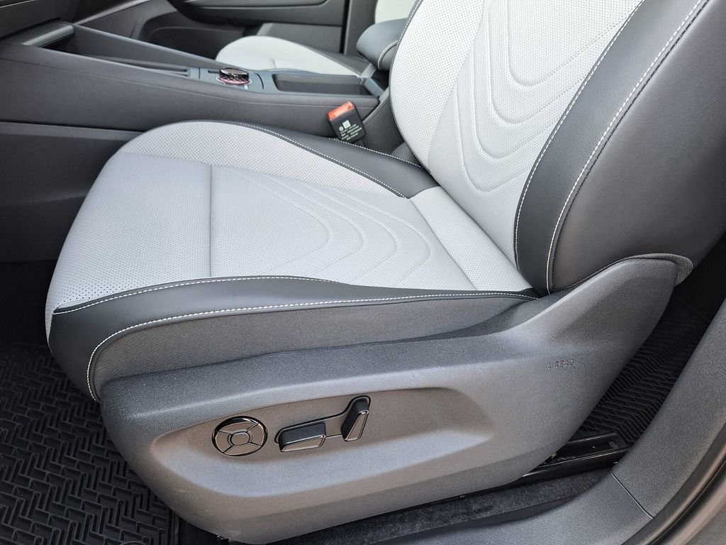 New 2026 Volkswagen Tiguan SE image 10