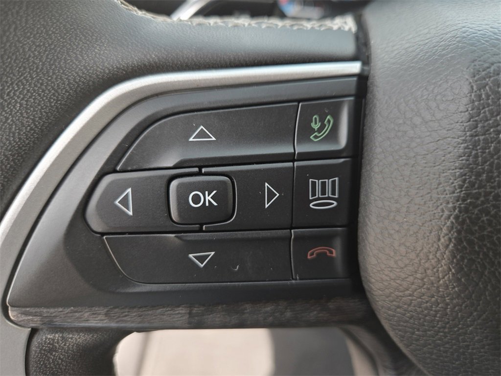 Used 2023 Jeep Grand Cherokee Limited w/ Luxury Tech Group II image 15