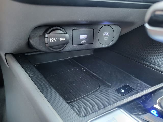 Used 2025 Hyundai Elantra SEL image 22