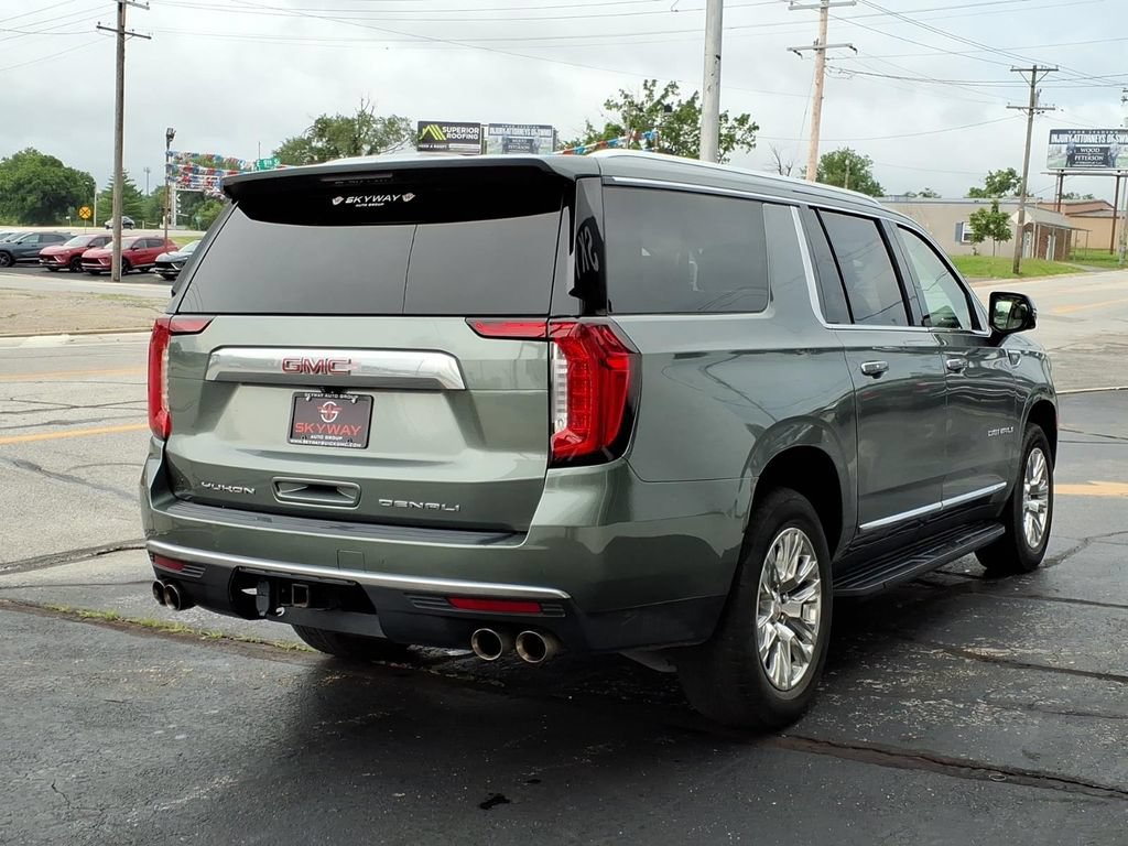 Used 2023 GMC Yukon XL Denali AWD/4WD image 4