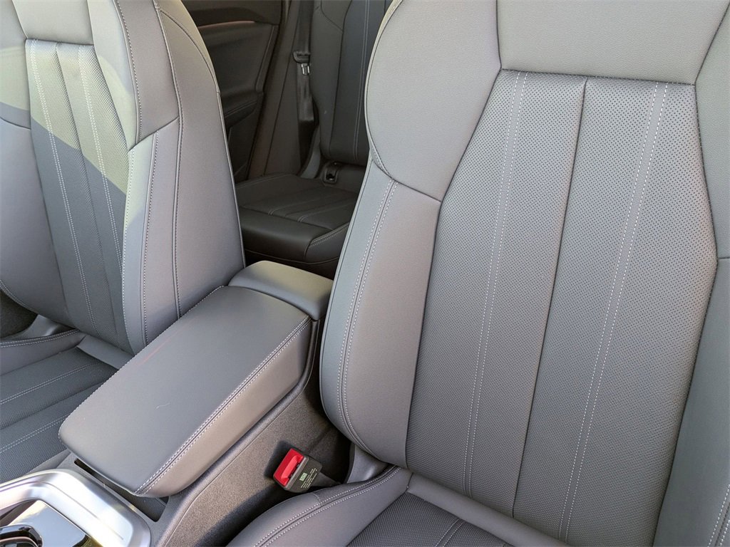 New 2025 Audi Q5 Premium Plus image 16