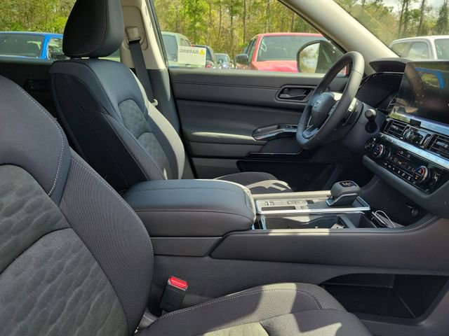 New 2026 Nissan Pathfinder SV image 33
