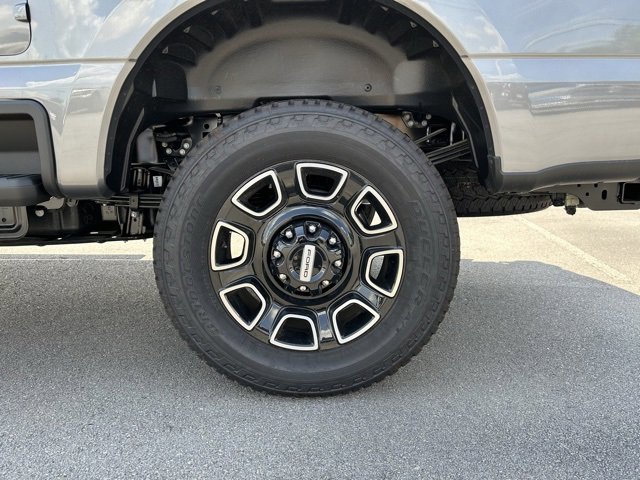 New 2025 Ford F250 Platinum image 39