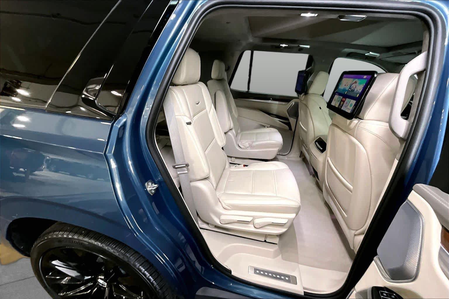 Used 2026 Cadillac Escalade Platinum Sport w/ LPO, ONYX Package AWD/4WD image 20