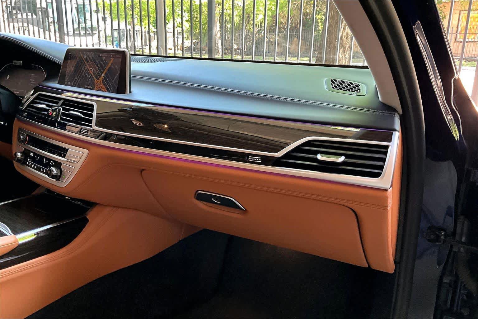 Used 2021 BMW 740i xDrive w/ Luxury Rear Seating Package AWD/4WD image 18