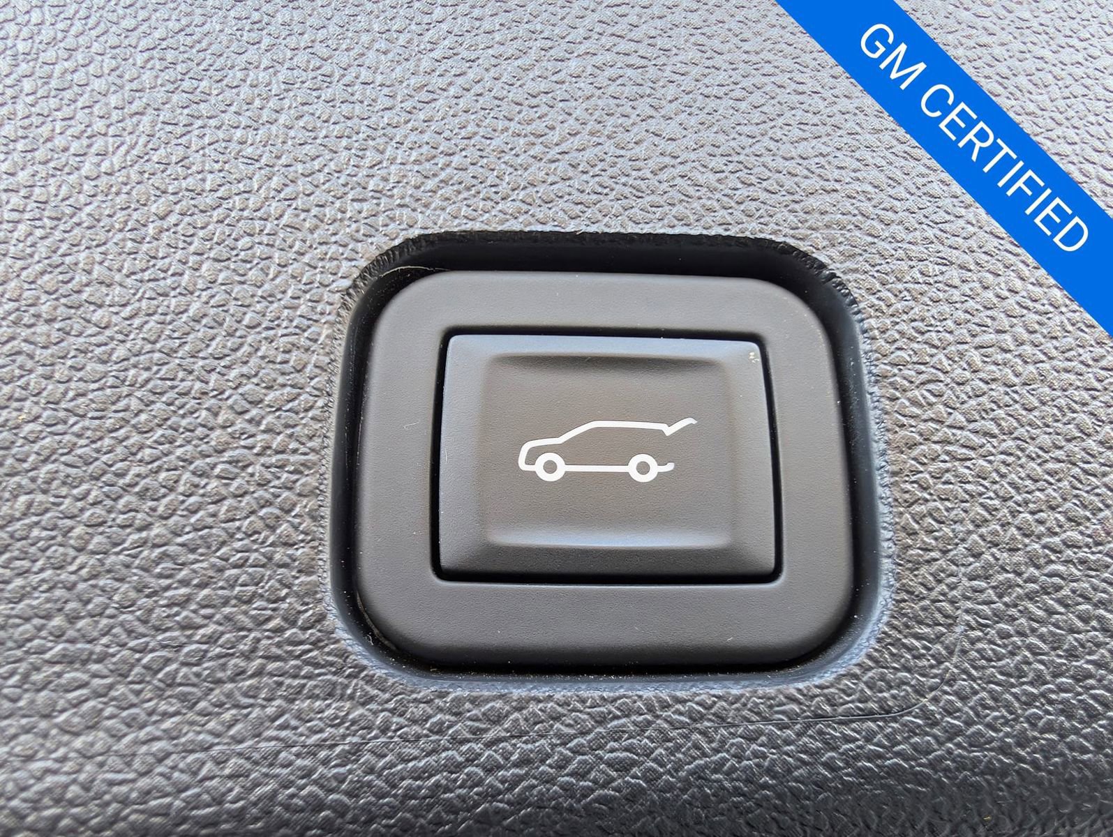 Used 2025 Chevrolet Traverse LT image 36