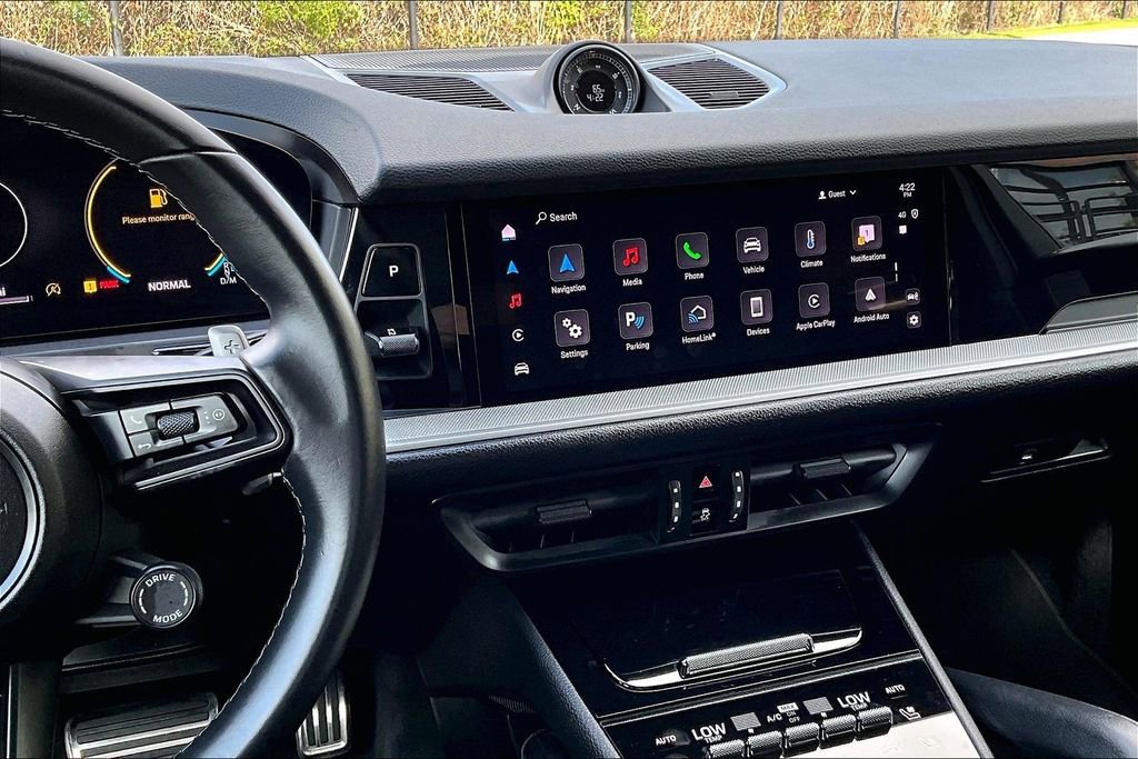 Used 2024 Porsche Cayenne image 9