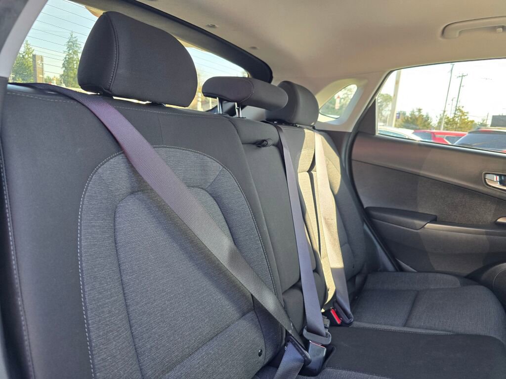 Used 2023 Hyundai Kona SE w/ Cargo Package image 14