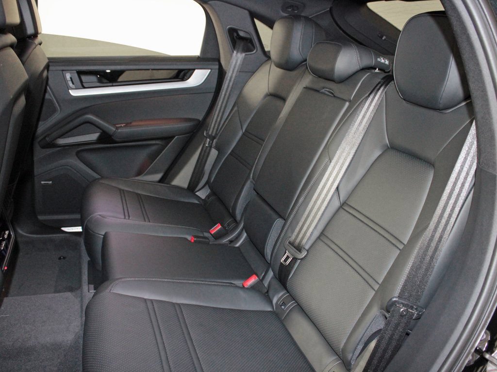 Certified 2026 Porsche Cayenne E-Hybrid Coupe AWD/4WD image 35