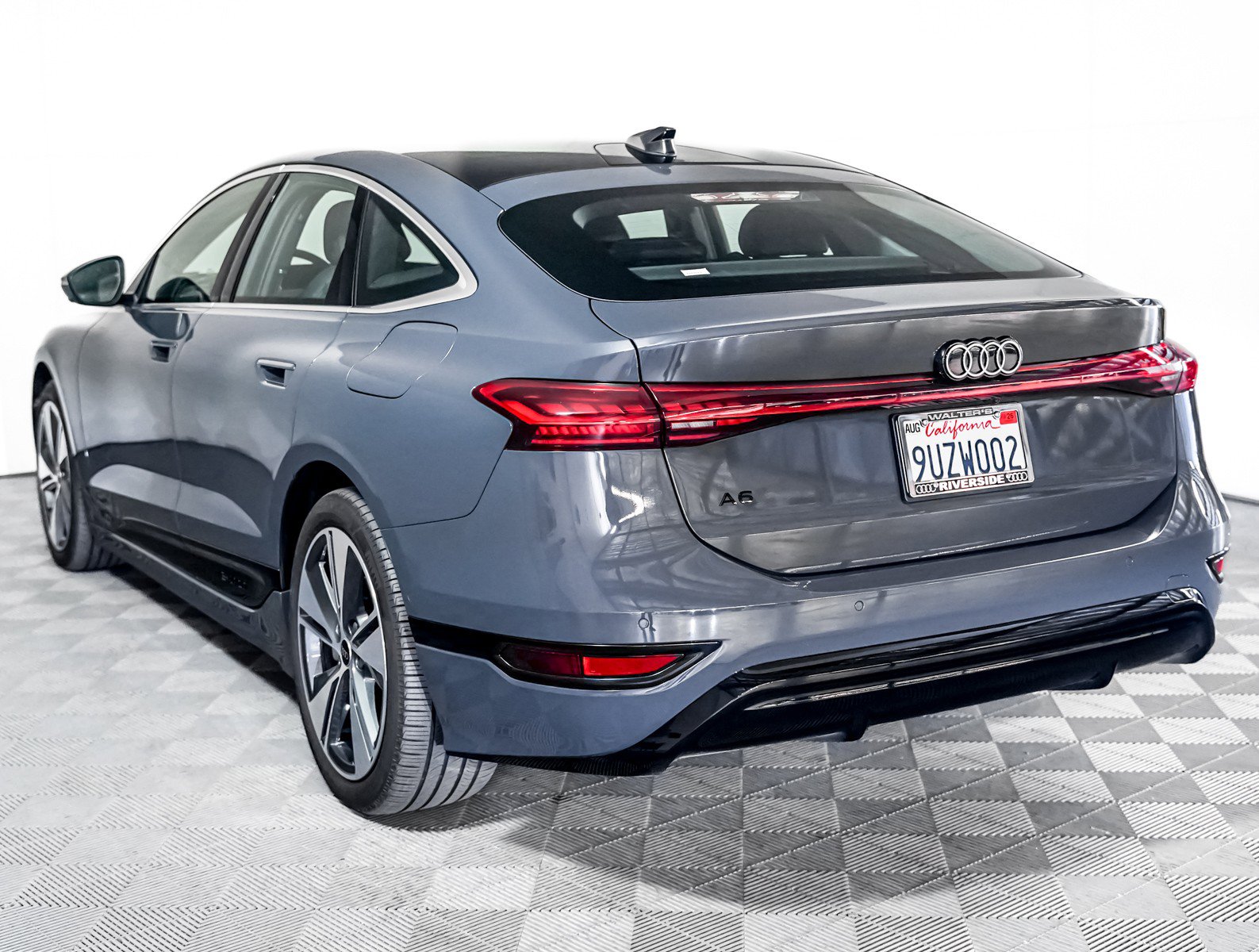 Certified 2025 Audi A6 e-tron Premium Plus w/ Premium Plus image 2