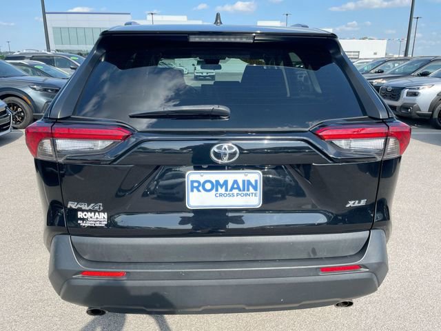 Used 2022 Toyota RAV4 XLE image 4