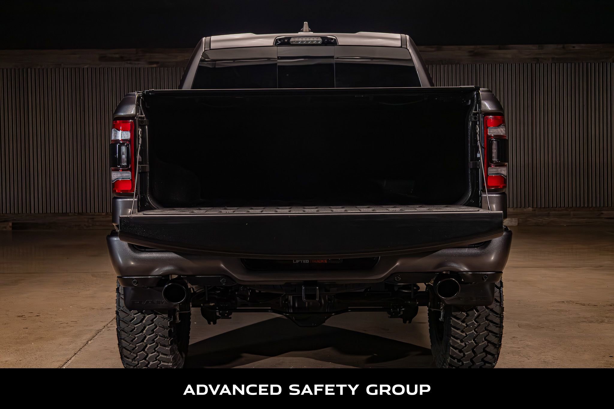 Used 2024 RAM 1500 Laramie AWD/4WD image 9
