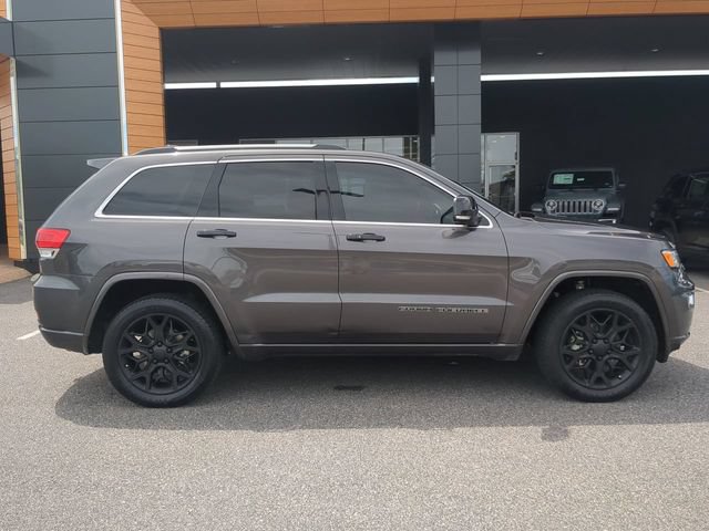 Used 2020 Jeep Grand Cherokee Overland AWD/4WD image 3
