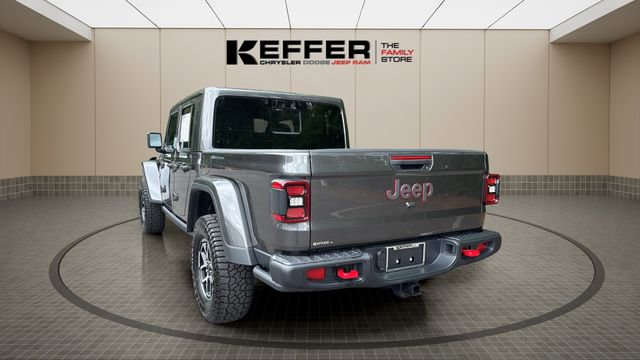 Certified 2025 Jeep Gladiator Rubicon w/ Convenience Group AWD/4WD image 3