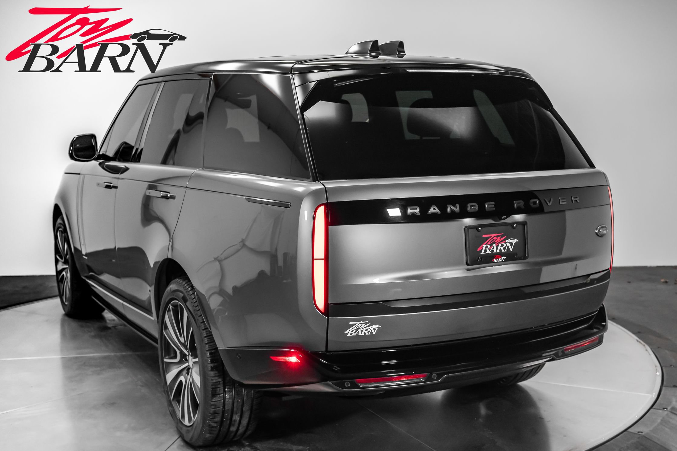 Used 2023 Land Rover Range Rover SE image 13