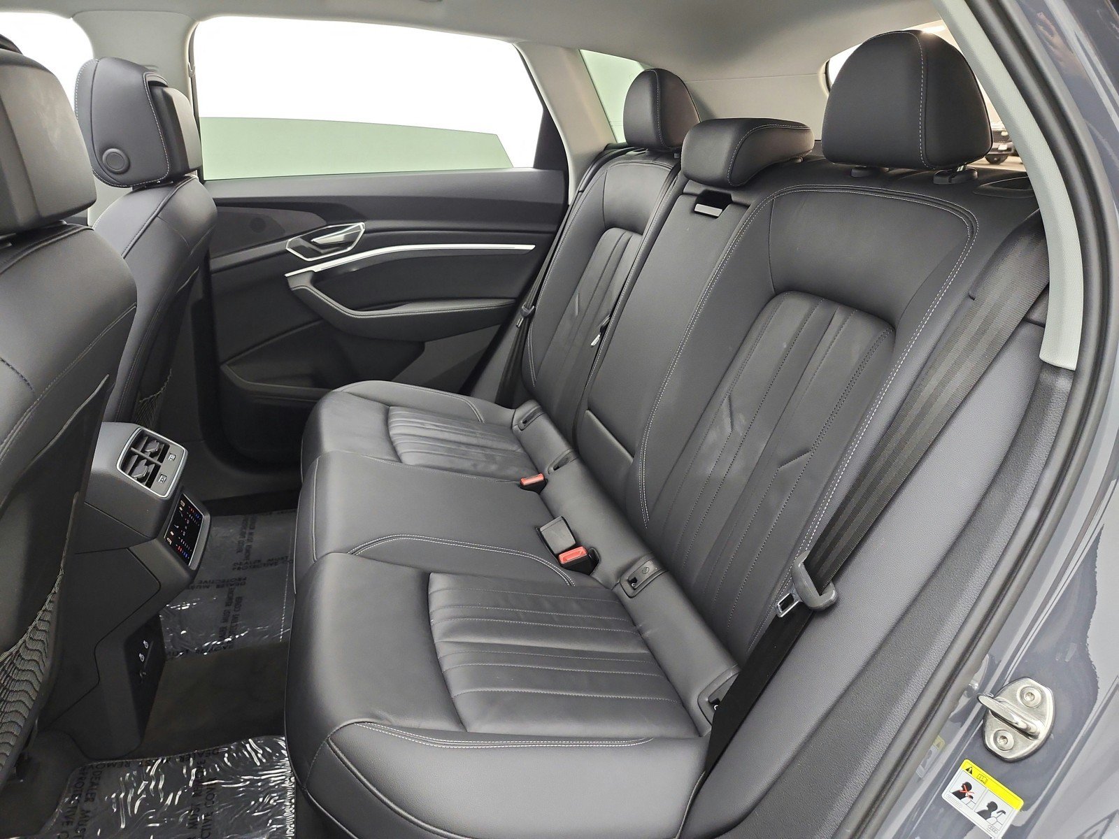 Used 2024 Audi Q8 e-tron Premium AWD/4WD image 15
