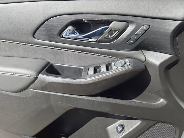 Used 2023 Chevrolet Traverse High Country image 24