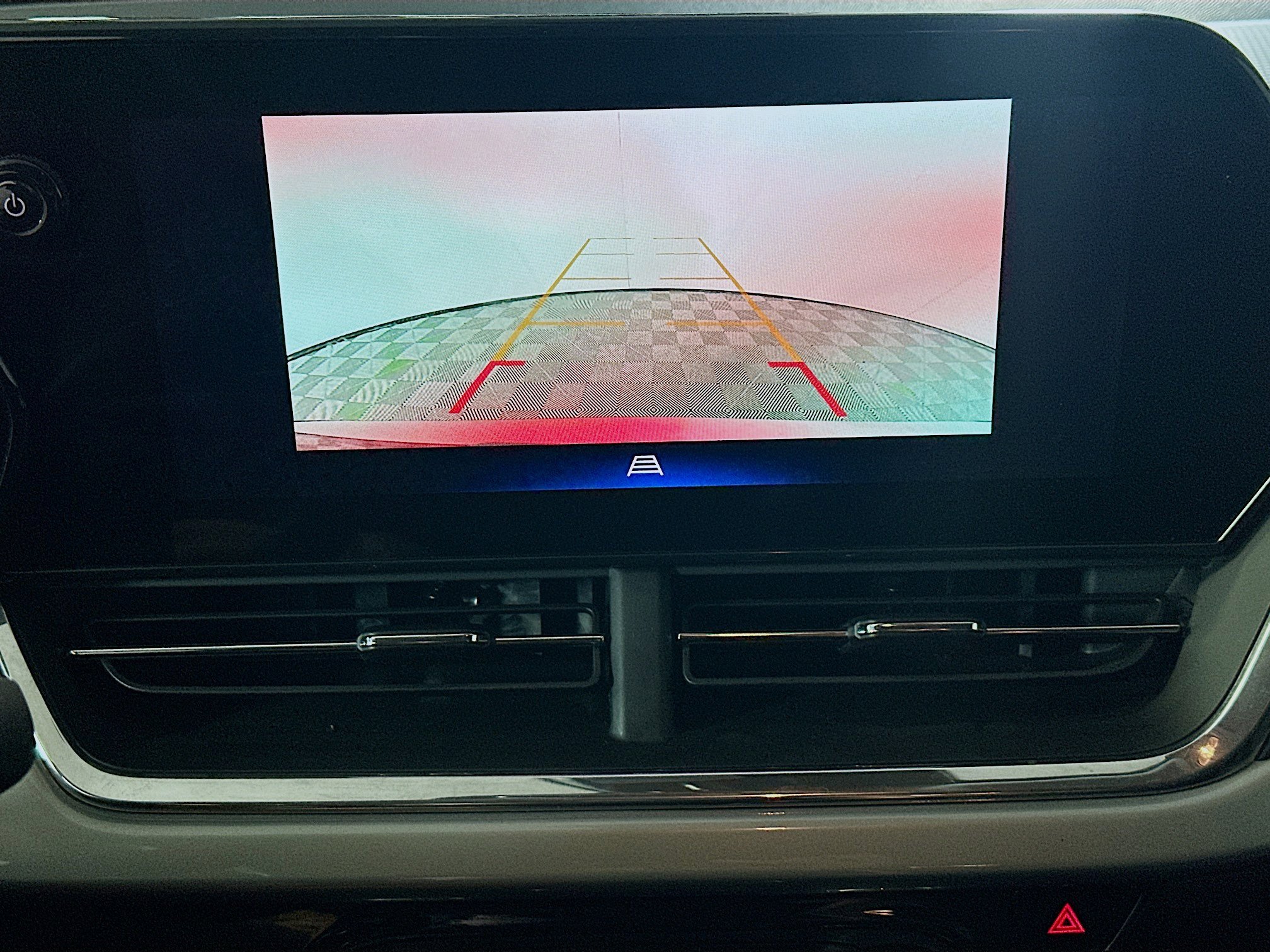 Used 2025 Chevrolet Trax LT w/ LT Convenience Package image 22