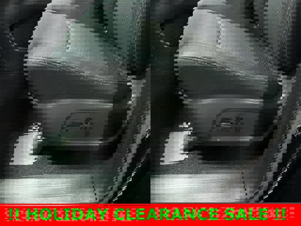 Used 2019 Nissan Pathfinder SV image 24