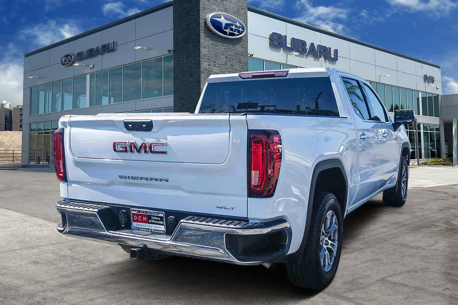 Used 2024 GMC Sierra 1500 SLT image 4