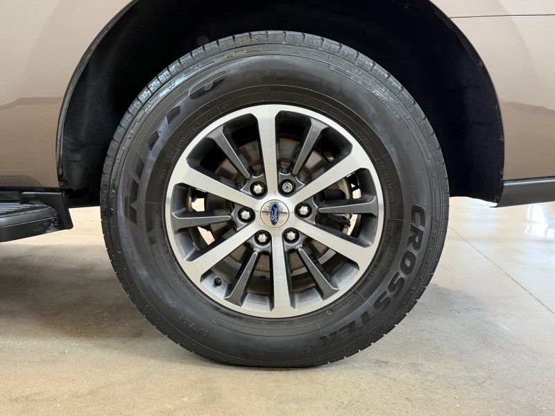 Used 2019 Ford Expedition XLT AWD/4WD image 12