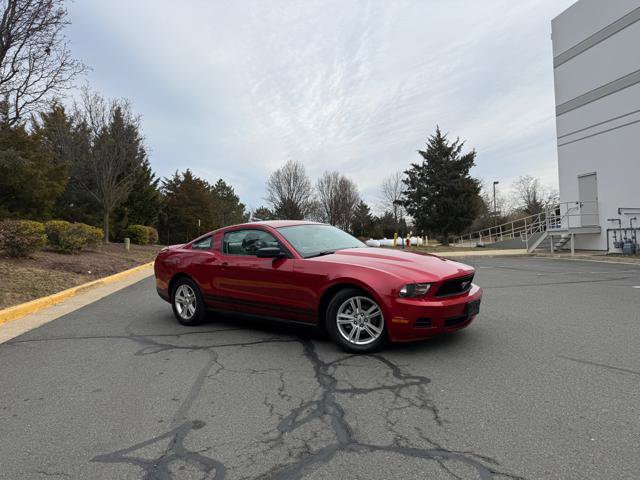 Used 2010 Ford Mustang Coupe image 2