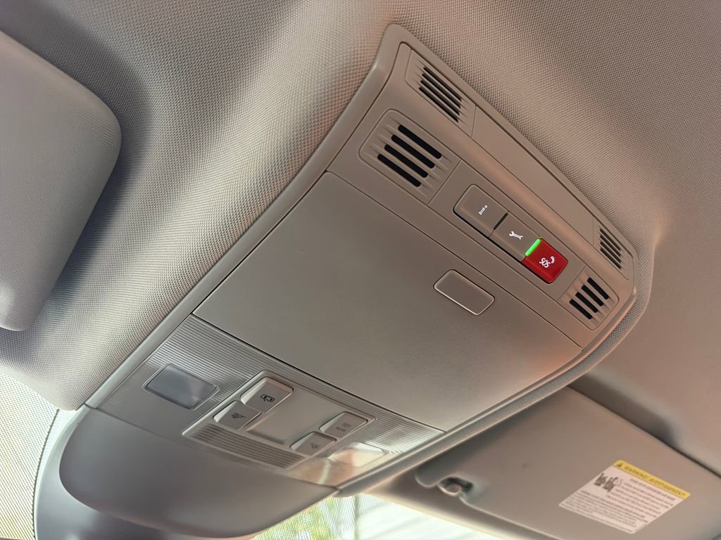 Used 2023 Volkswagen Taos SE image 26