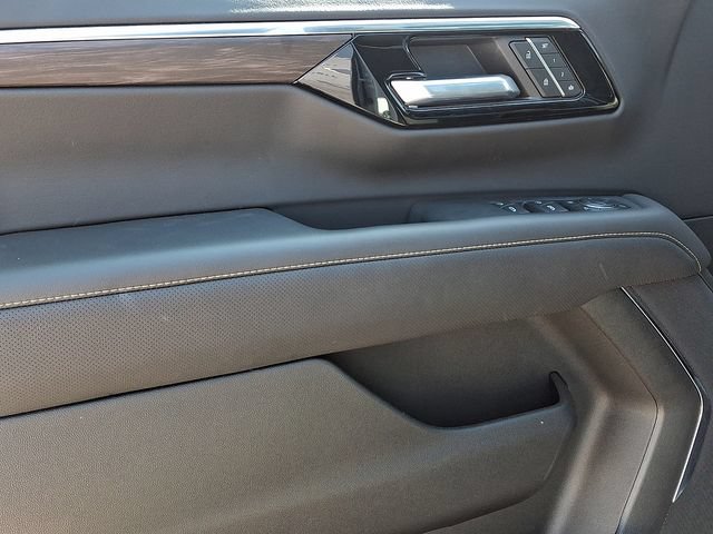 Used 2026 Chevrolet Tahoe Premier AWD/4WD image 18