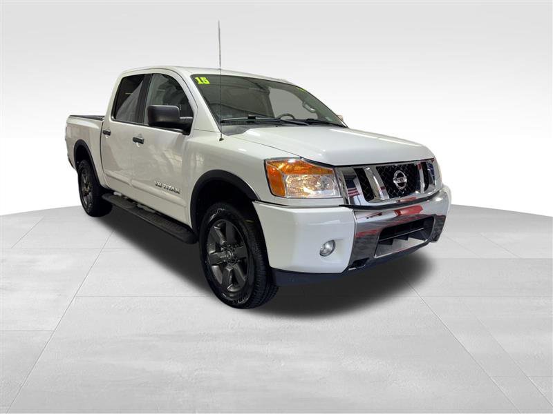 Used 2015 Nissan Titan SV w/ SV Value Truck Package image 3
