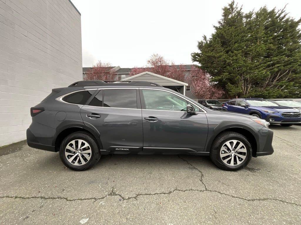 Certified 2023 Subaru Outback Premium image 10