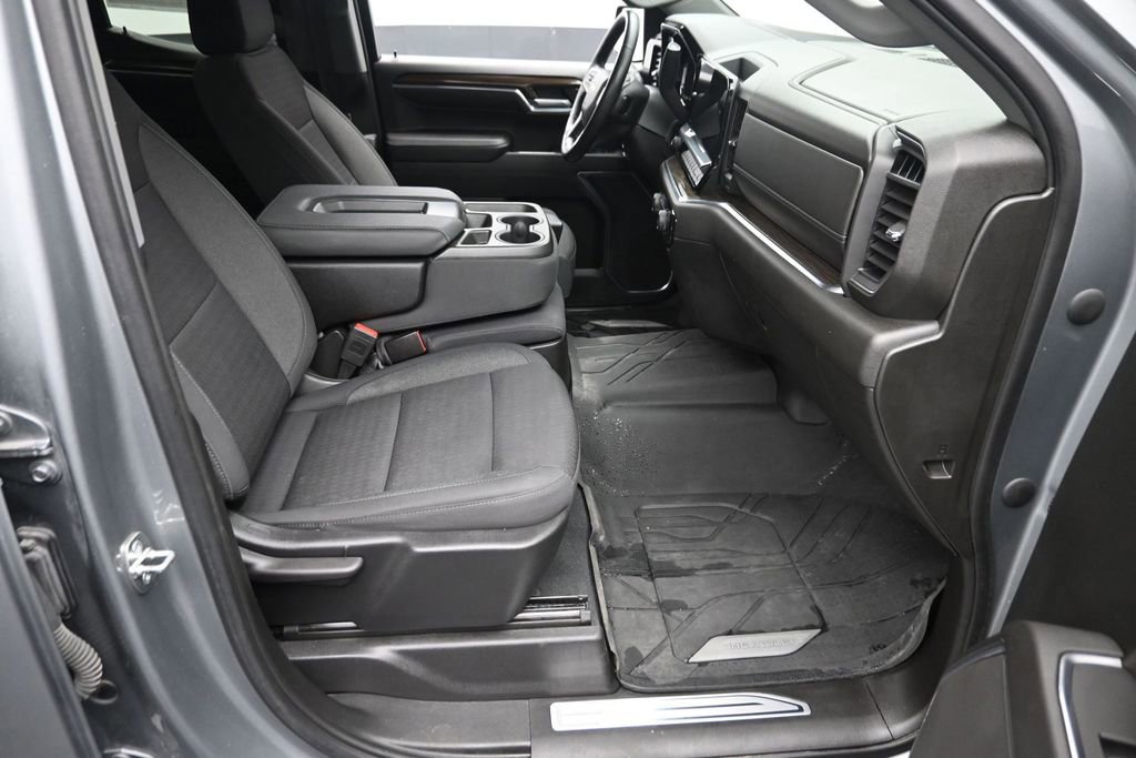Used 2023 Chevrolet Silverado 1500 LT AWD/4WD image 7